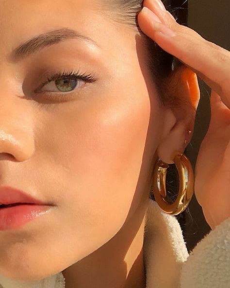 Read on to find the suitable Makeup looks based on your Zodiac signs