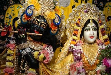 वृंदावन के बिहारी जी मंदिर में गुलाब जल से कराएं गर्भ गृह का प्रक्षालन एवं बिहारीजी का स्नान,होता है शत्रुओं का विनाश एवं धन - वैभव का आगमन