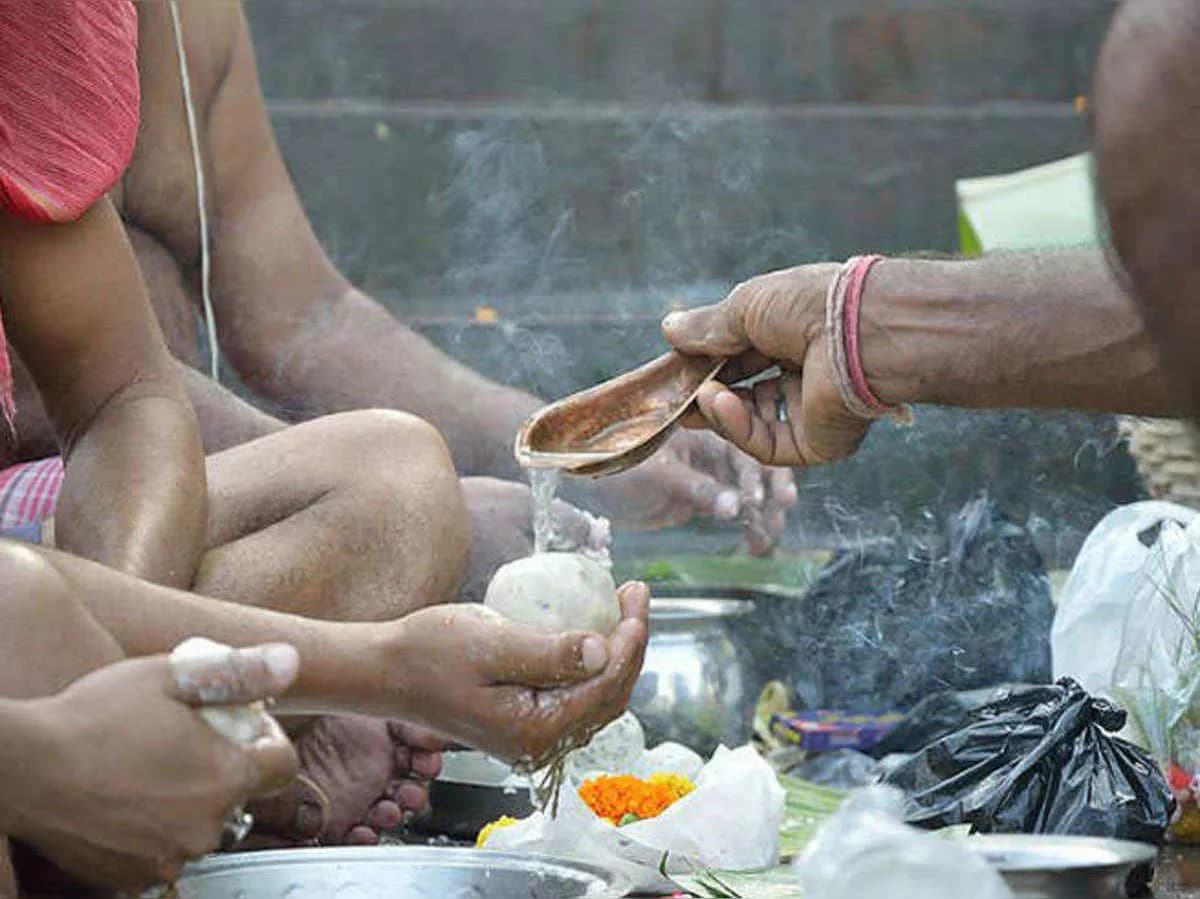 सर्वपितृ अमावस्या पर हरिद्वार में कराएं ब्राह्मण भोज, दूर होंगी पितृ दोष से उत्पन्न समस्त कष्ट - 6 अक्टूबर