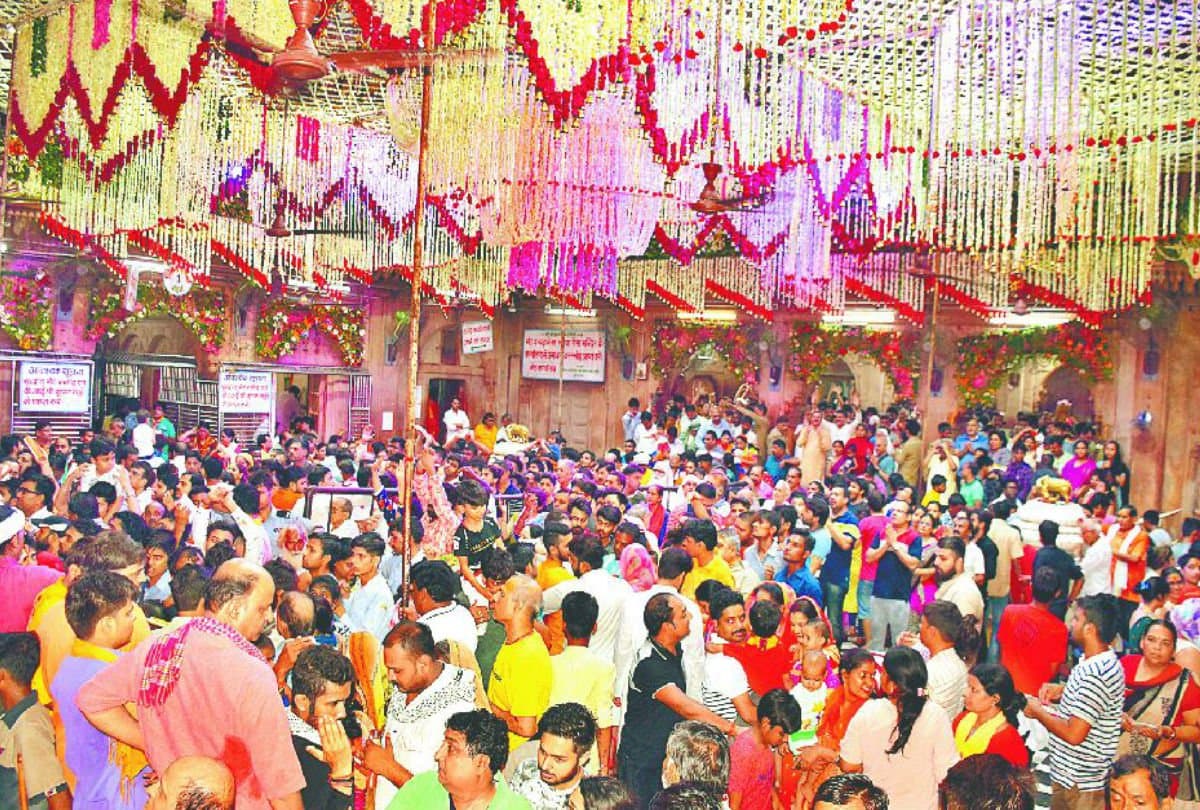 होली पर वृंदावन बिहारी जी को चढ़ाएं गुजिया और गुलाल - 18 मार्च  2022
