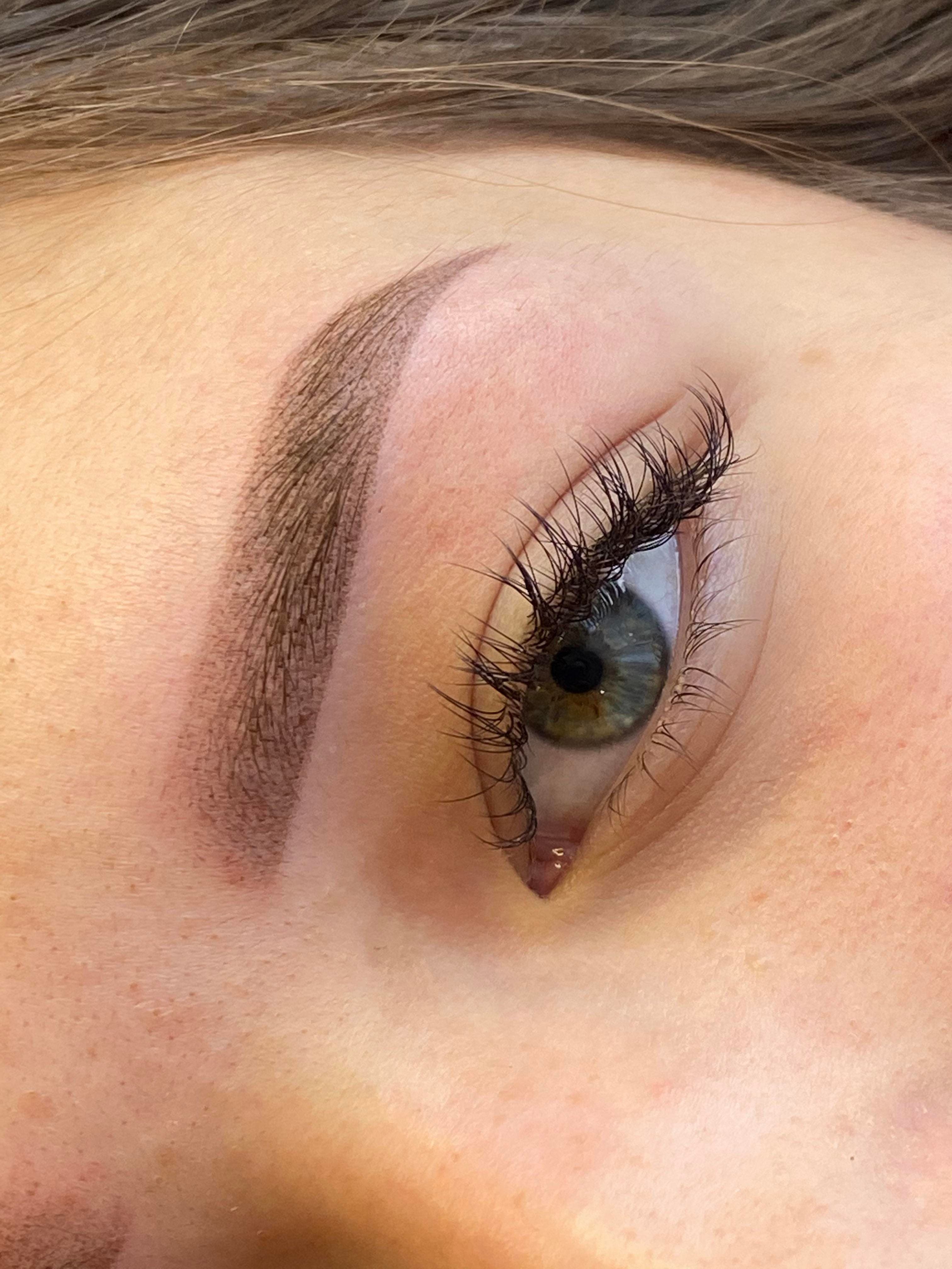 Read on to find the suitable Makeup looks based on your Zodiac signs