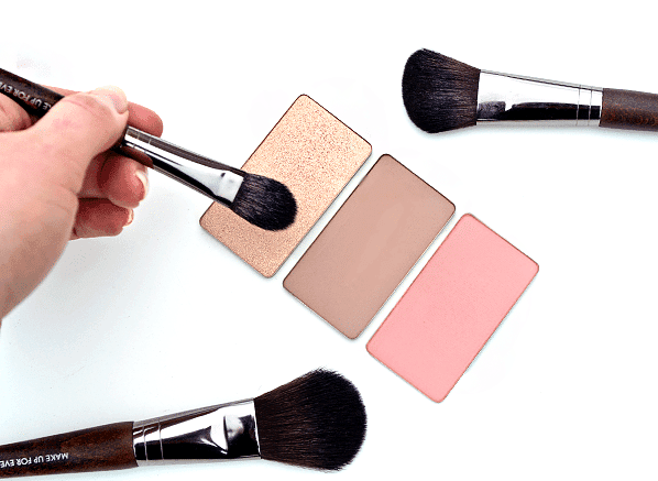 Read on to find the suitable Makeup looks based on your Zodiac signs