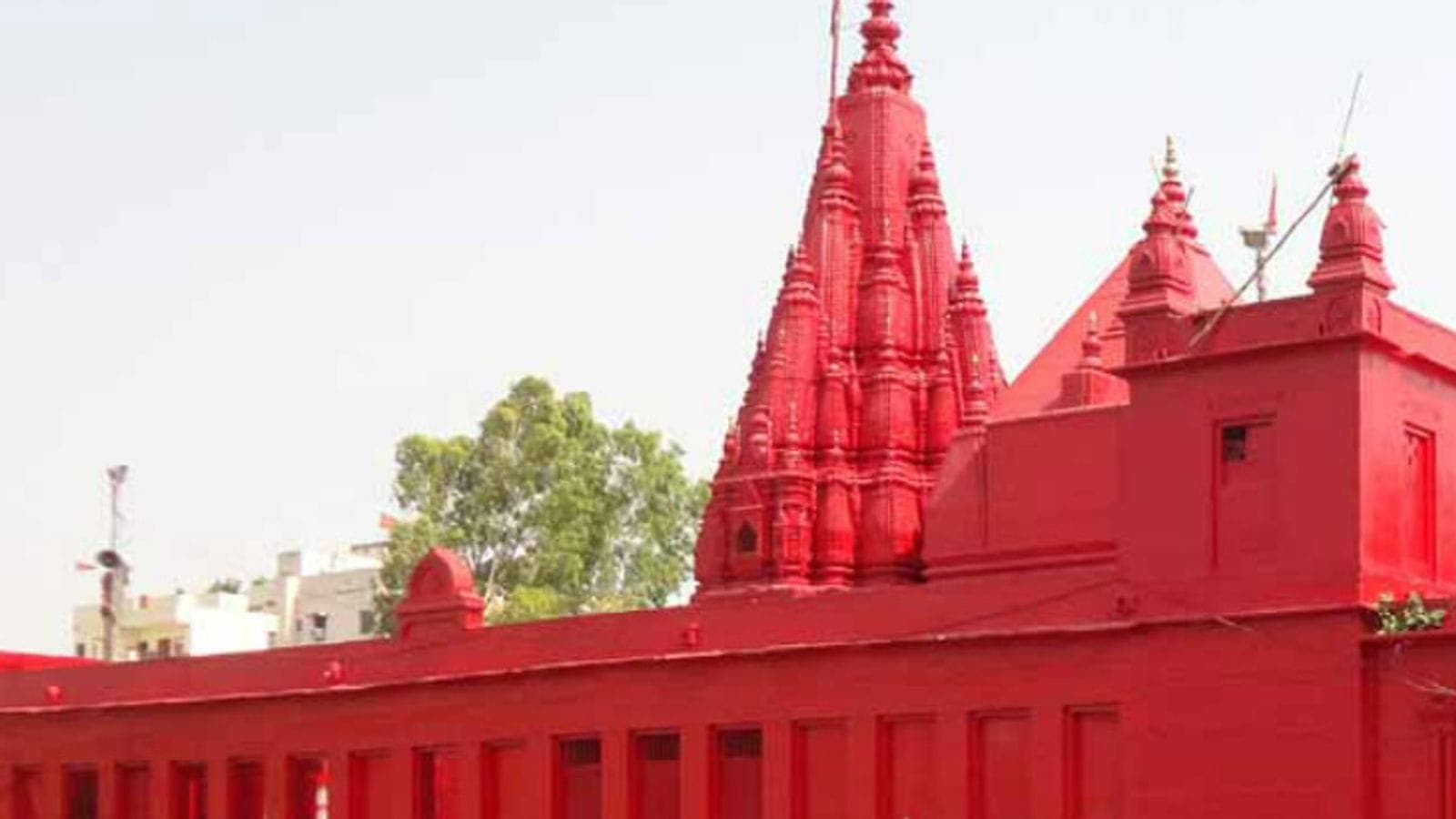 This temple of Goddess Kushmanda was built by the Queen of Bengal in the18th century and is known for granting wishes and prosperity